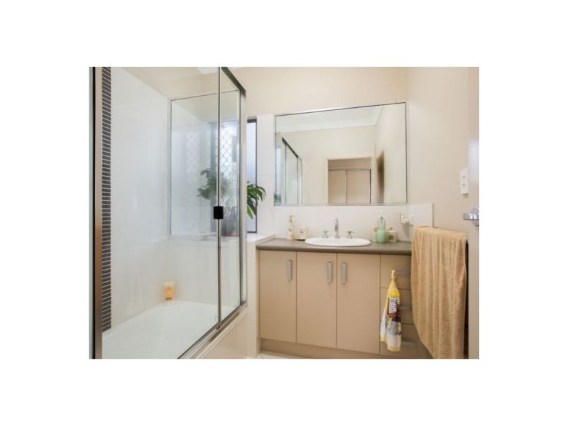 10 Sunrise Street, White Rock QLD 4868