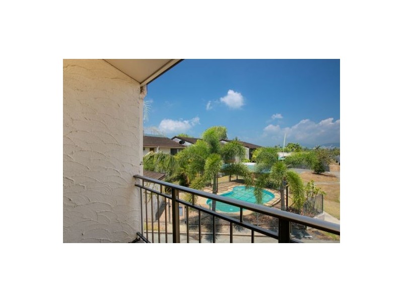 2/58-64 Mazlin Close, Edge Hill QLD 4870