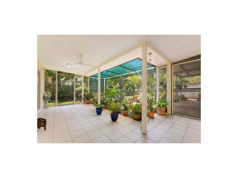 9 Granadilla Street, Holloways Beach QLD 4878