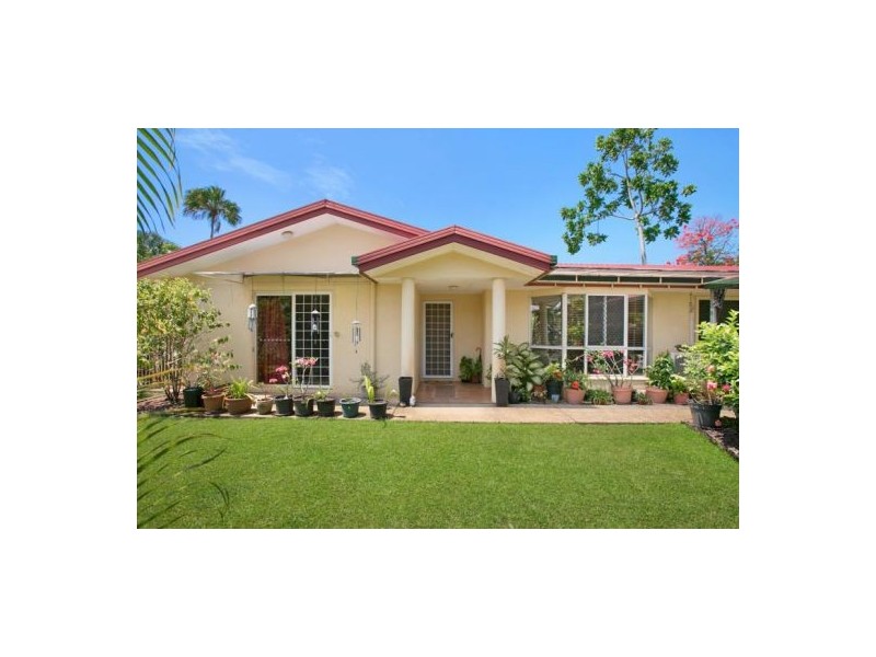 9 Granadilla Street, Holloways Beach QLD 4878