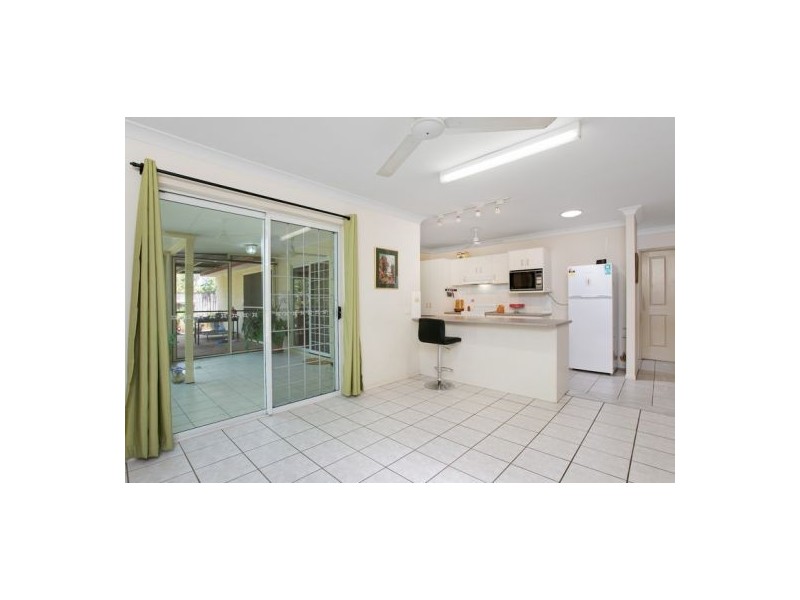 9 Granadilla Street, Holloways Beach QLD 4878