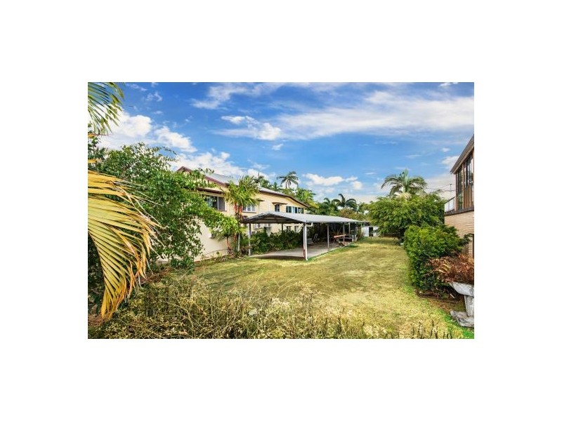 4 Loeven Street, Parramatta Park QLD 4870