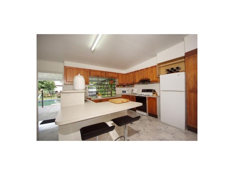 209 Greenslopes Street, Edge Hill QLD 4870