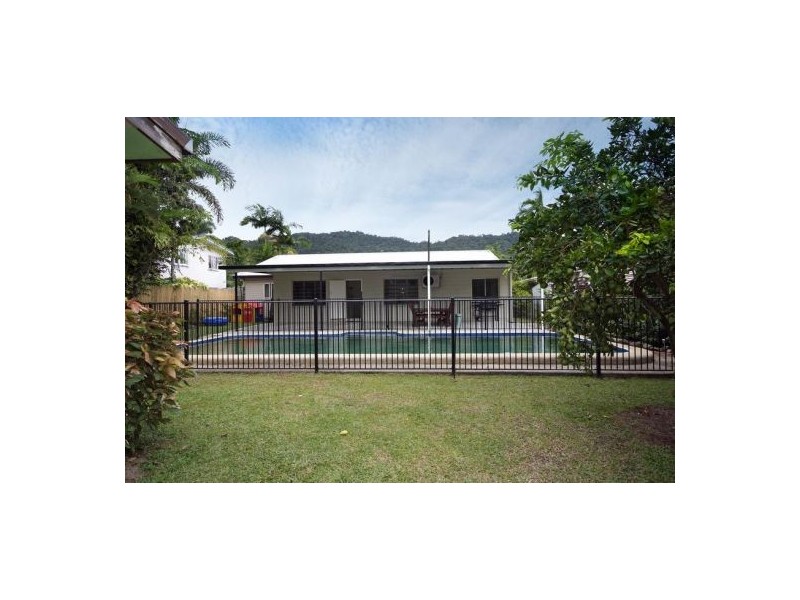 209 Greenslopes Street, Edge Hill QLD 4870