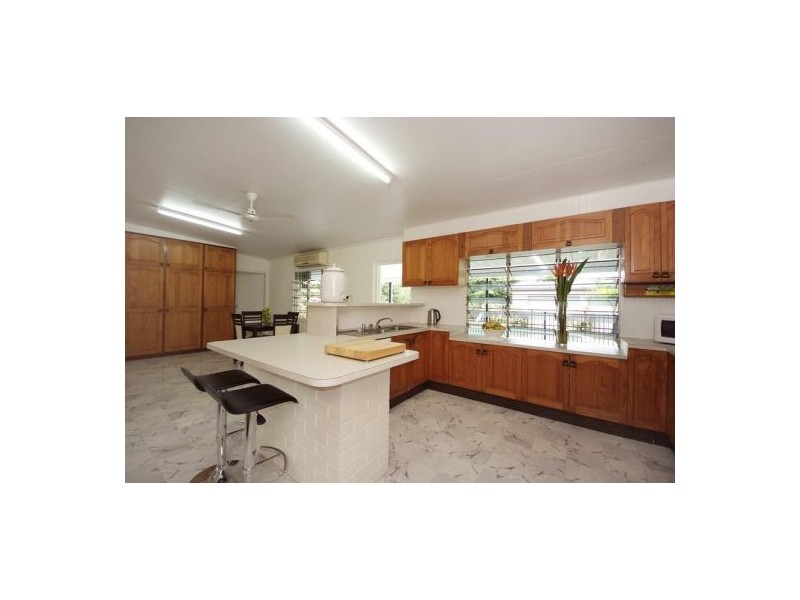 209 Greenslopes Street, Edge Hill QLD 4870