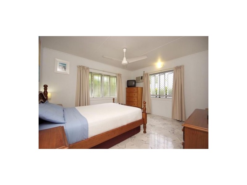 209 Greenslopes Street, Edge Hill QLD 4870