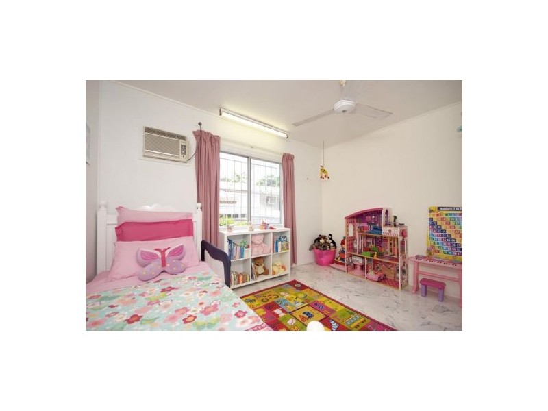 209 Greenslopes Street, Edge Hill QLD 4870