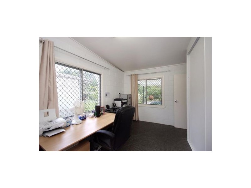 209 Greenslopes Street, Edge Hill QLD 4870