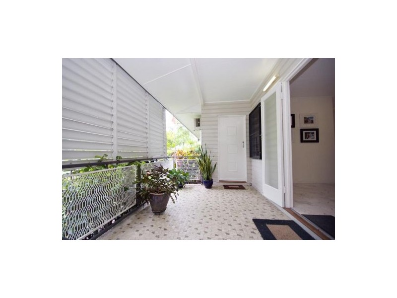 209 Greenslopes Street, Edge Hill QLD 4870