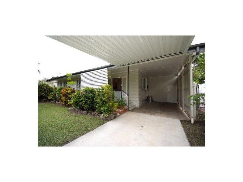 209 Greenslopes Street, Edge Hill QLD 4870