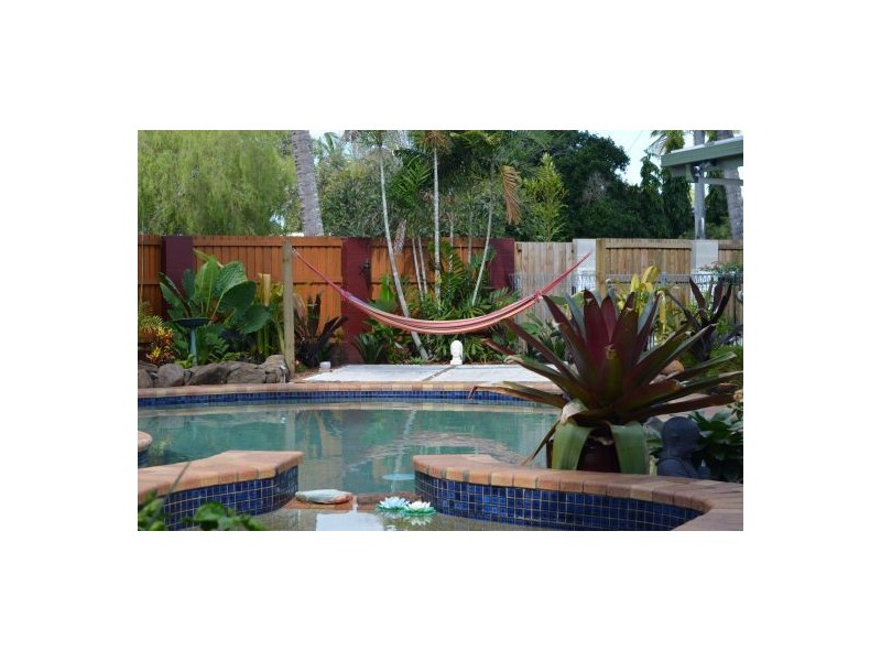 7 Ash Street, Holloways Beach QLD 4878