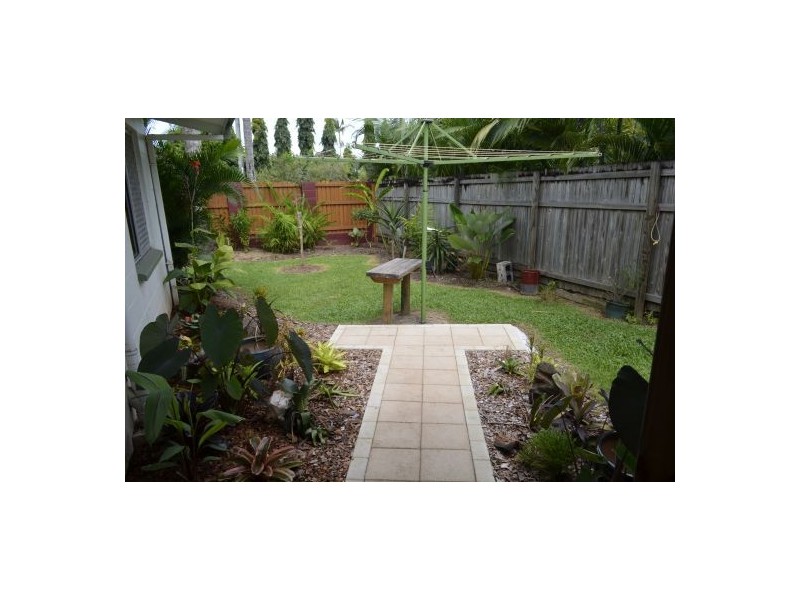 7 Ash Street, Holloways Beach QLD 4878