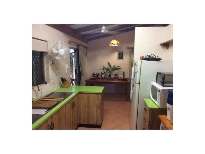 7 Ash Street, Holloways Beach QLD 4878