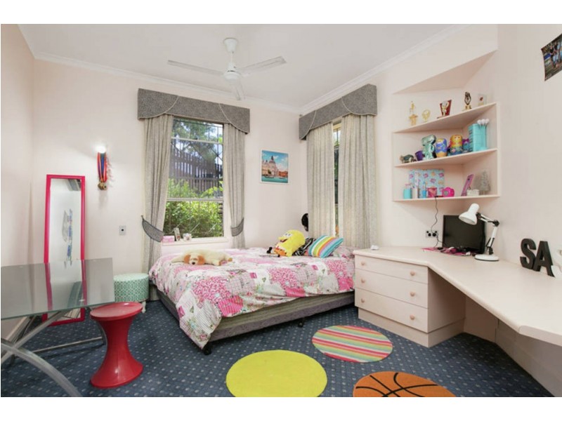 11 Woodmont Place, Mooroobool QLD 4870