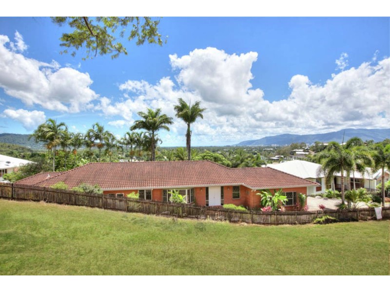 11 Woodmont Place, Mooroobool QLD 4870