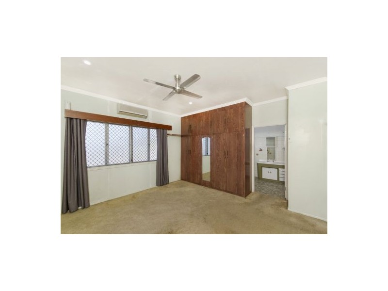 53 Creedy Street, Westcourt QLD 4870