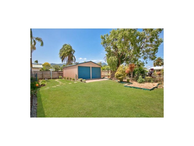 11 Mclaughlin Road, Bentley Park QLD 4869