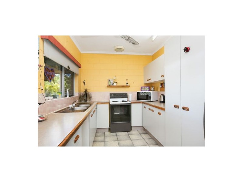 11 Mclaughlin Road, Bentley Park QLD 4869