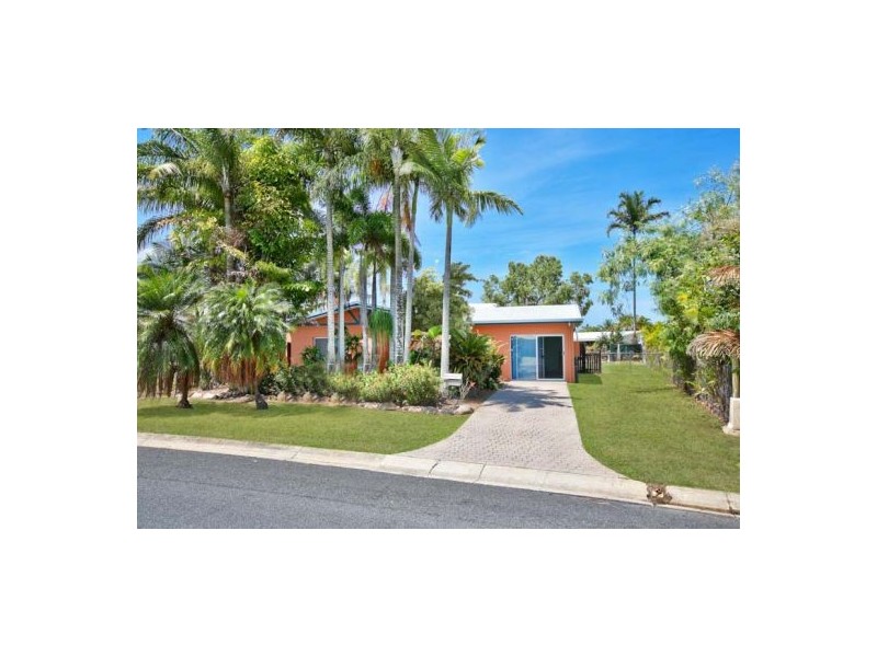 11 Mclaughlin Road, Bentley Park QLD 4869