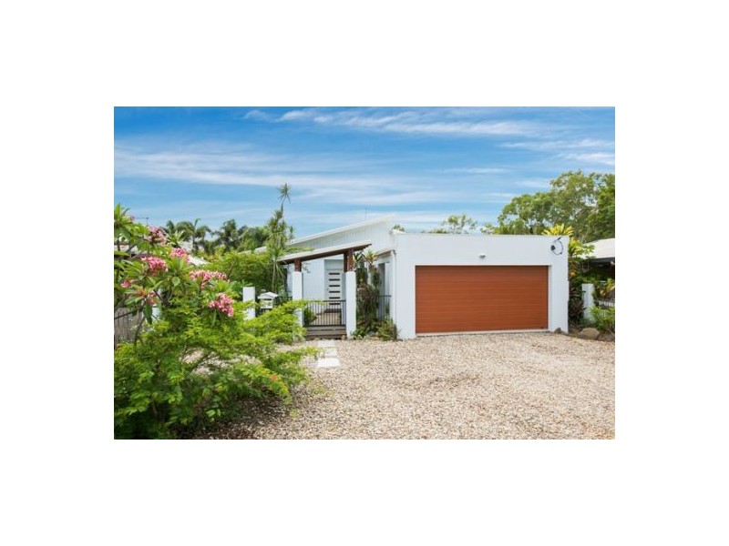 21 Poinsettia Street, Holloways Beach QLD 4878