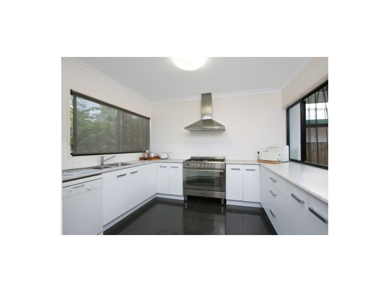 21 Poinsettia Street, Holloways Beach QLD 4878