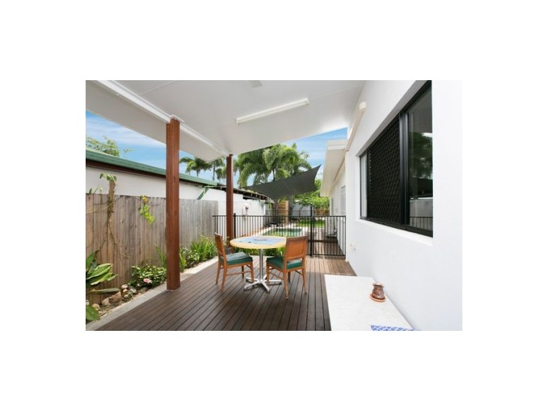 21 Poinsettia Street, Holloways Beach QLD 4878