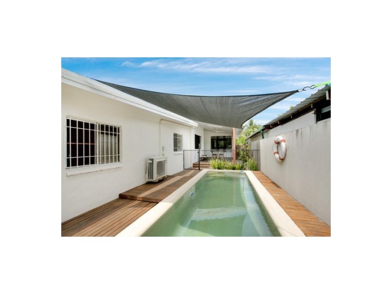 21 Poinsettia Street, Holloways Beach QLD 4878