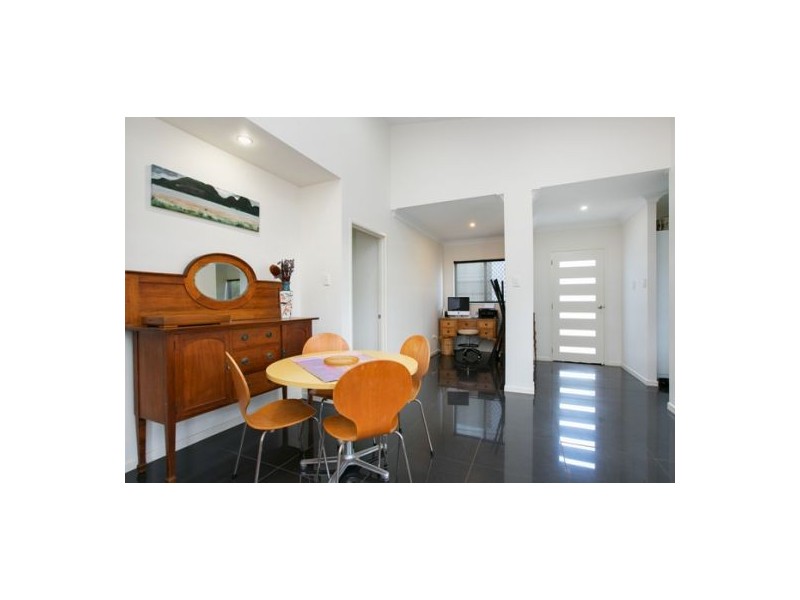 21 Poinsettia Street, Holloways Beach QLD 4878