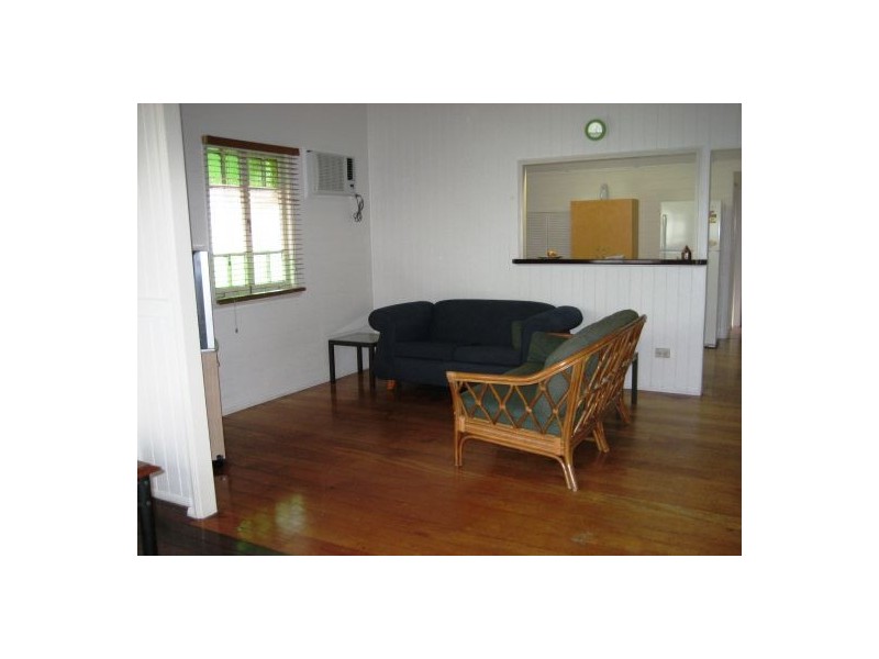 213 Little Spence Street, Bungalow QLD 4870