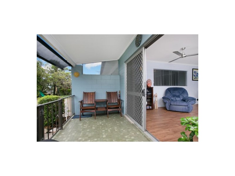 2/6 Veivers Close, Westcourt QLD 4870