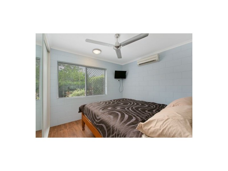 2/6 Veivers Close, Westcourt QLD 4870