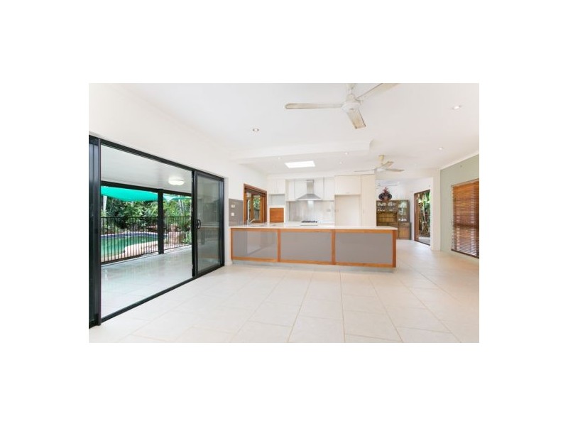 10 Romney Street, Kamerunga QLD 4870