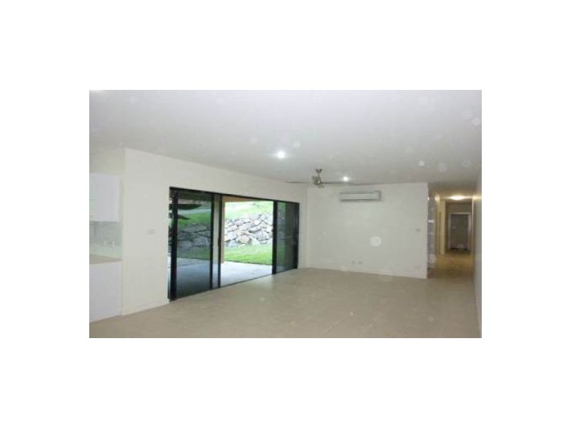 2/1 Savaii Close, Palm Cove QLD 4879