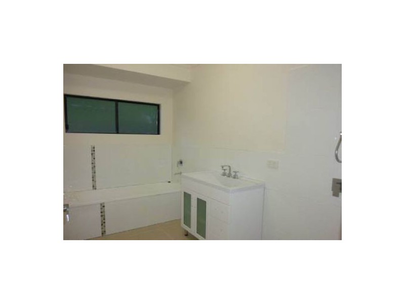 2/1 Savaii Close, Palm Cove QLD 4879