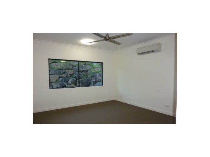 2/1 Savaii Close, Palm Cove QLD 4879