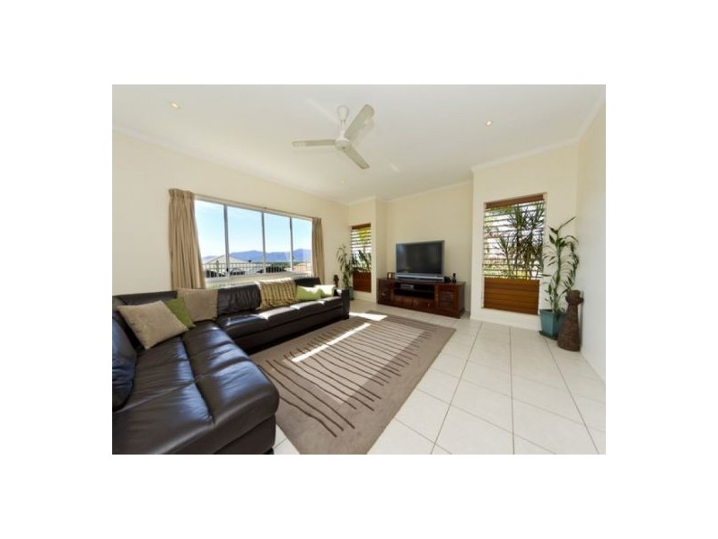 2 Trumpeter Street, Kanimbla QLD 4870