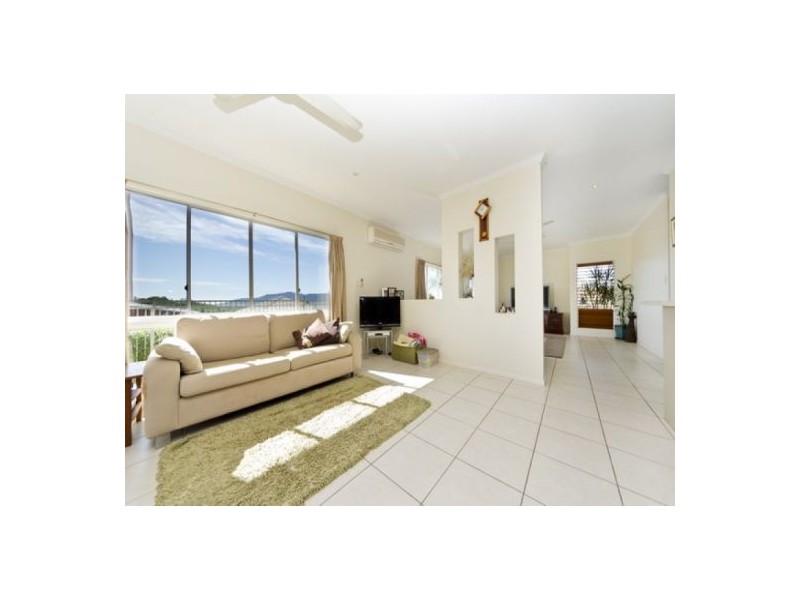 2 Trumpeter Street, Kanimbla QLD 4870