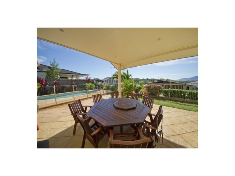 2 Trumpeter Street, Kanimbla QLD 4870