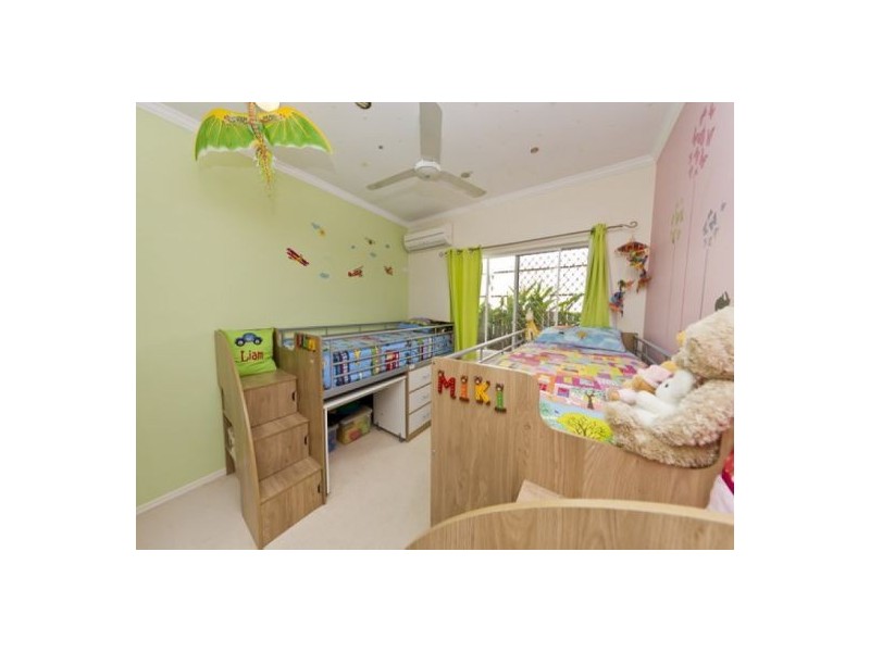 2 Trumpeter Street, Kanimbla QLD 4870