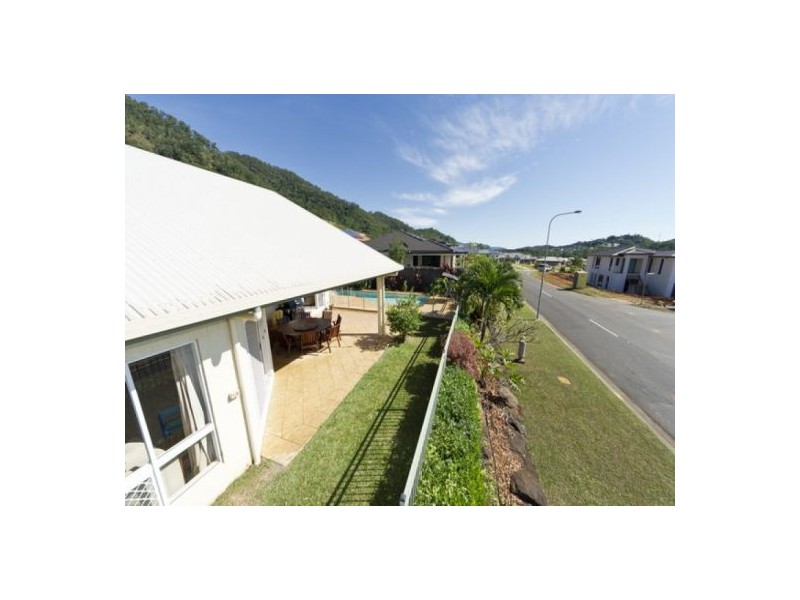 2 Trumpeter Street, Kanimbla QLD 4870