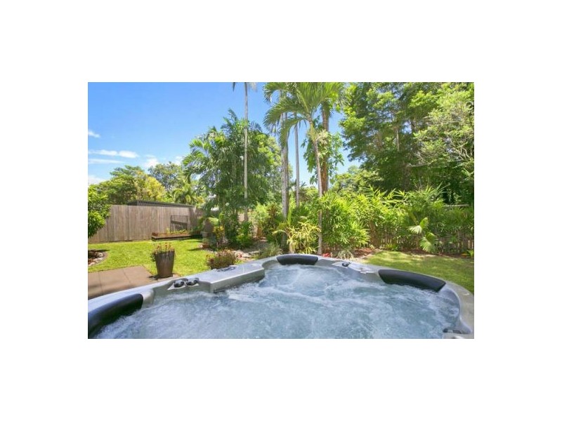 33 Murchison Street, Whitfield QLD 4870