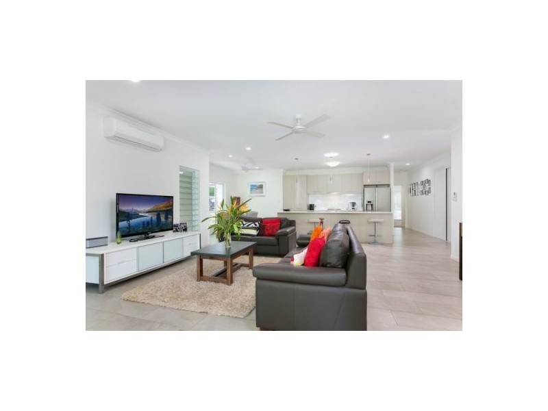 33 Murchison Street, Whitfield QLD 4870