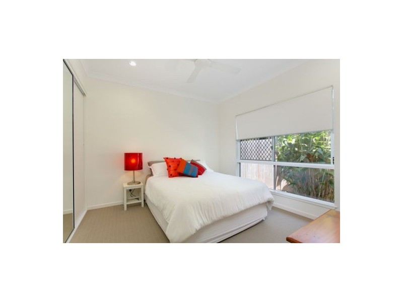 33 Murchison Street, Whitfield QLD 4870