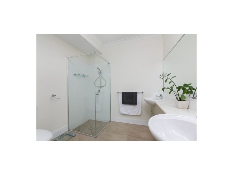 33 Murchison Street, Whitfield QLD 4870