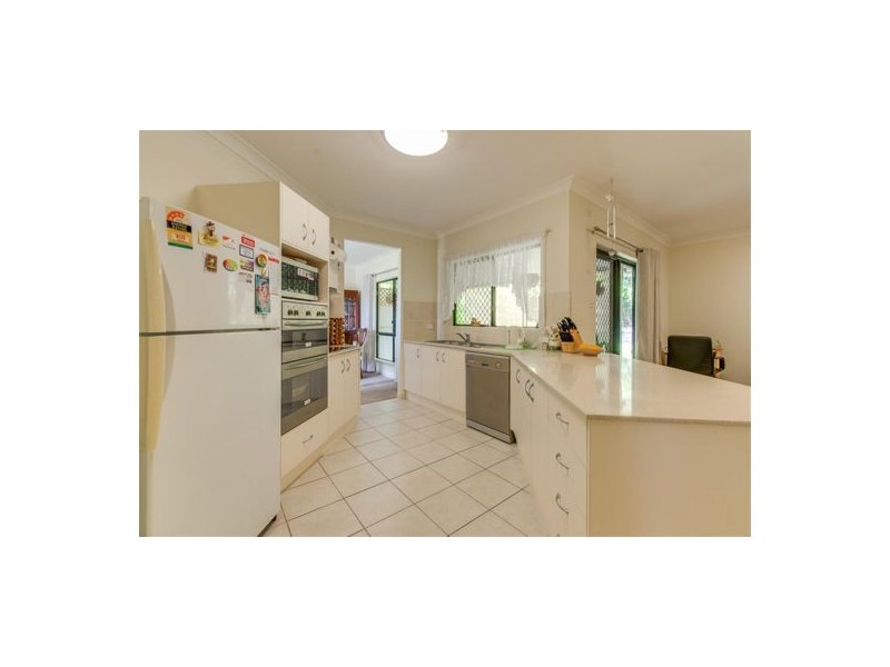 105 McFarlane Drive, Kanimbla QLD 4870