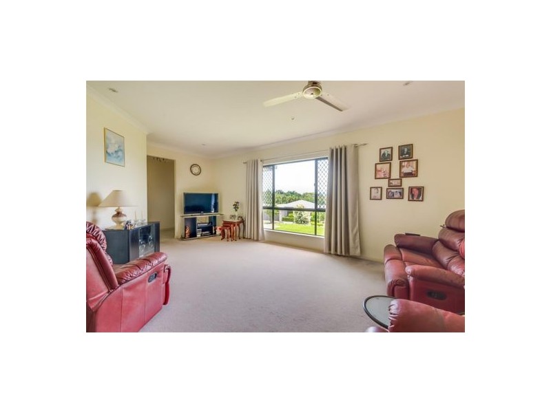 105 McFarlane Drive, Kanimbla QLD 4870
