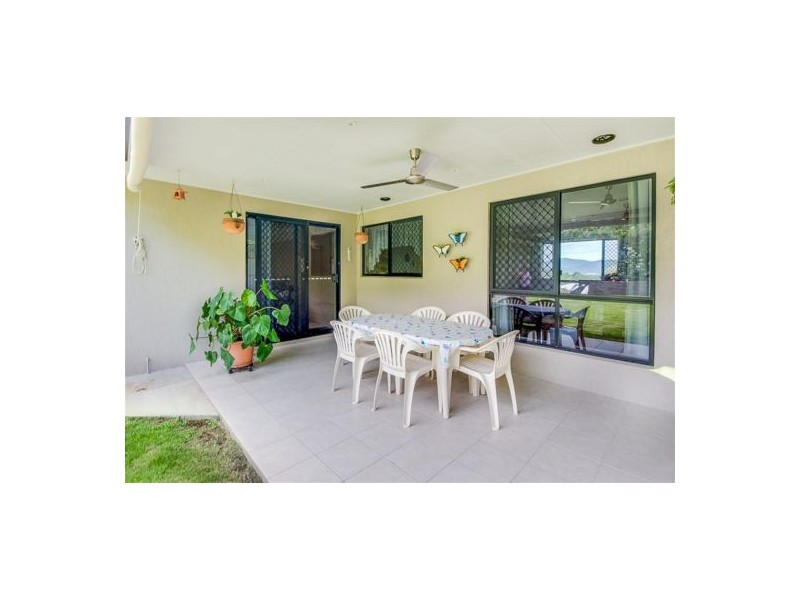 105 McFarlane Drive, Kanimbla QLD 4870