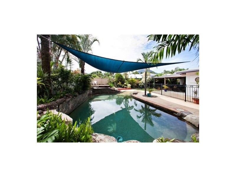 14 Leon Close, Brinsmead QLD 4870