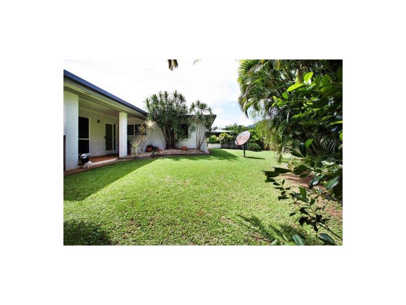14 Leon Close, Brinsmead QLD 4870
