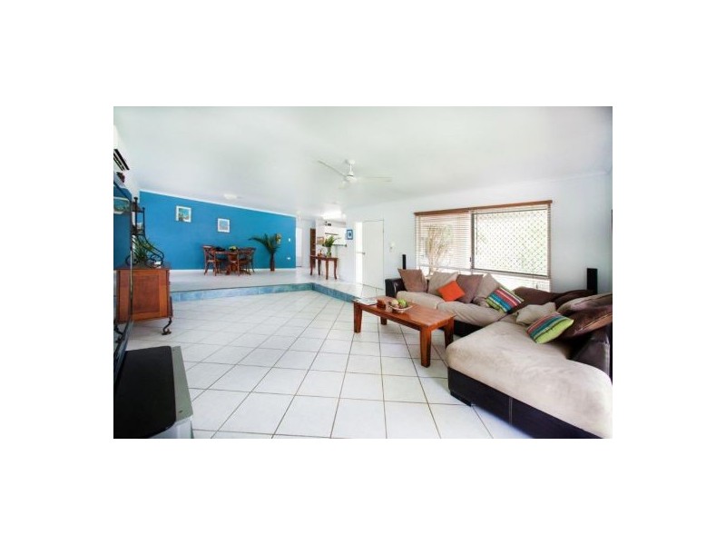 14 Leon Close, Brinsmead QLD 4870